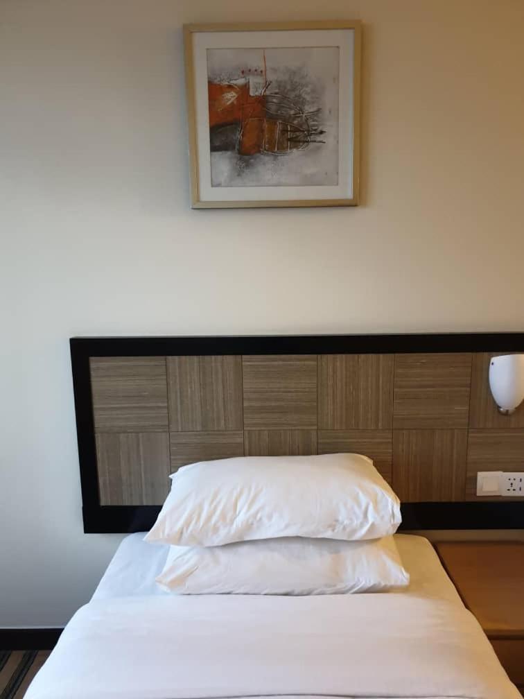Easy Cozy Simple Apartment *
